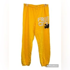 FREECITYLARGE artyard yellow sweatpants